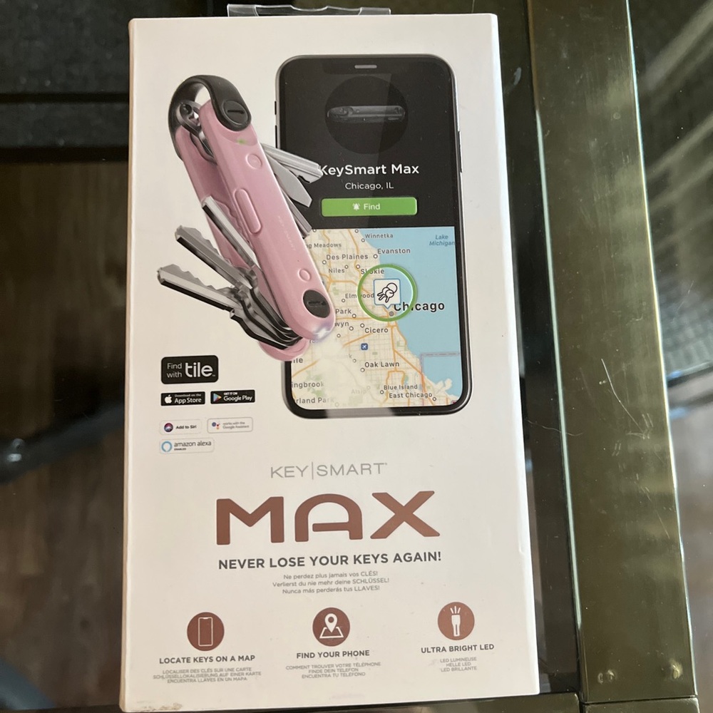 1 in 7 key holder brand new never been opened.